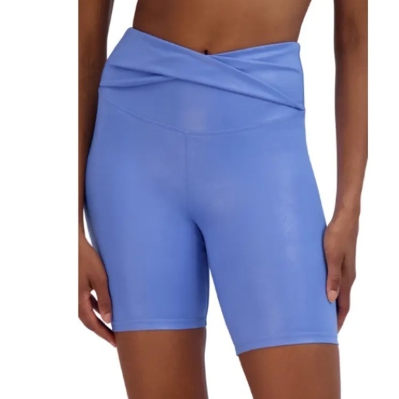 NEW Sage Workout Set Bike Shorts and Sporta Bra Granada Sky Size Small NWT - Picture 1 of 8